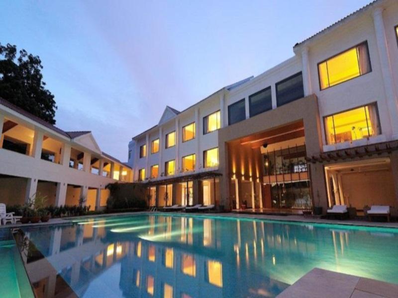 เคนส์วิลล์ กอล์ฟแอนด์คันทรีคลับ Hotel อาเมดาบัด ภายนอก รูปภาพ